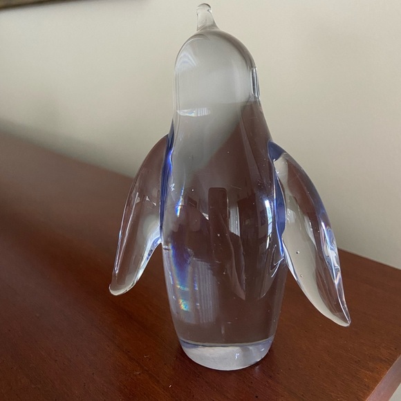 Neodymium Alexandrite Glass Penguin Subtle Color Change Art Glass - Picture 3 of 10
